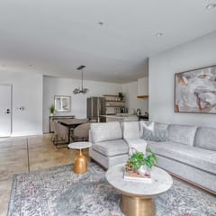 N Vancouver 102 (4980)