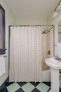 SE 25th [Towers] 3 (1426) - Image 5