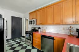 SE 25th [Towers] 2 (1426) - Image 3