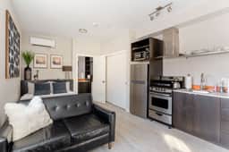 SE 19th [Asylum] 202 (1428)