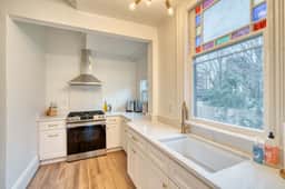 SE 12th 2 (1025) - Image 3