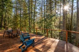 E Barlow Trail (69280)