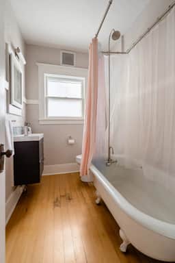 SE 26th 2 (911) - Image 4
