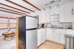 NE 19th (1715) - Image 3