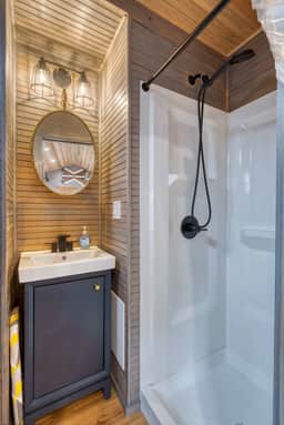 SE 24th TH3 (3324) - Image 4