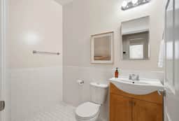NW 19th [NORM] 7 (1415) - Image 5