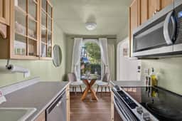 * SE Holgate (2825) * - Image 3