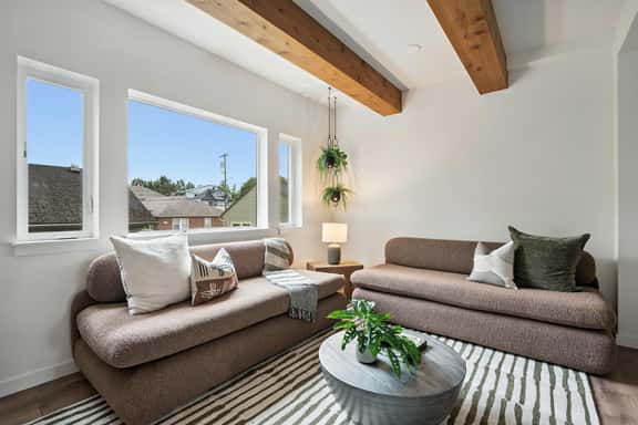 NE 23rd B (925) - Image 1