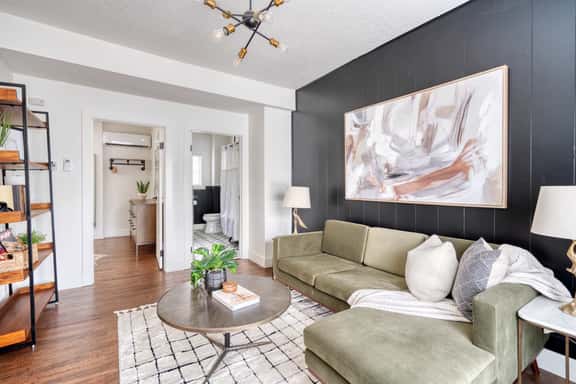 SE Milwaukie 1 (4335) - Image 1