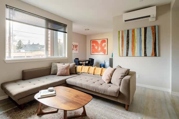 SE 19th [Asylum] 206 (1428) - Image 1