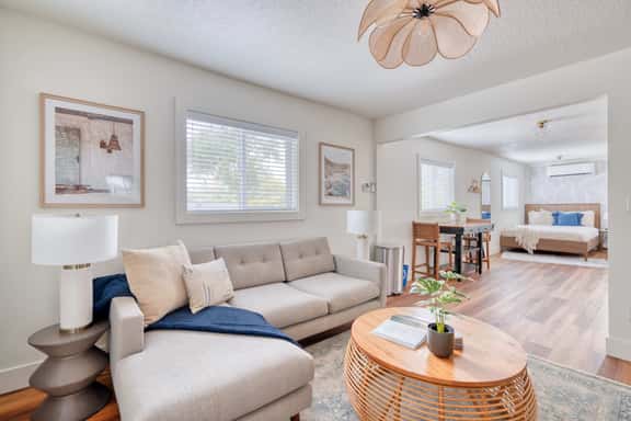 SE Milwaukie 8 (4335) - Image 1