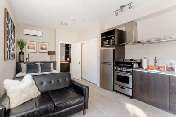 SE 19th [Asylum] 205 (1428) - Image 1