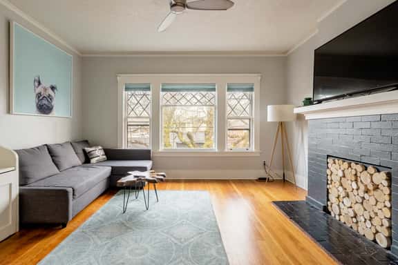 SE 26th 4 (911) - Image 1