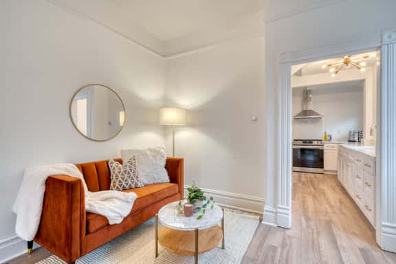 SE 12th 2 (1025) - Image 1