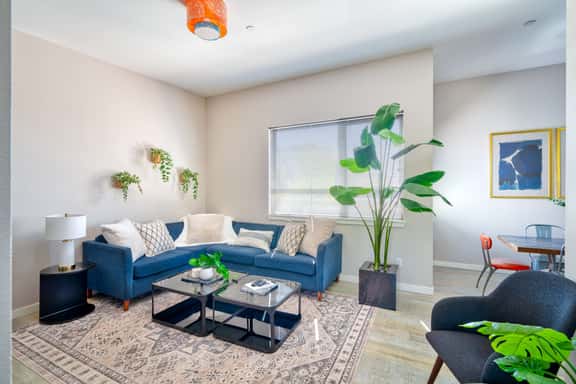 SE 19th [Asylum] 305 (1428) - Image 1