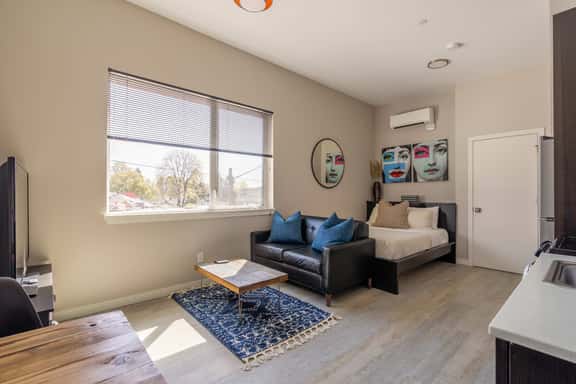 SE 19th [Asylum] 302 (1428) - Image 1