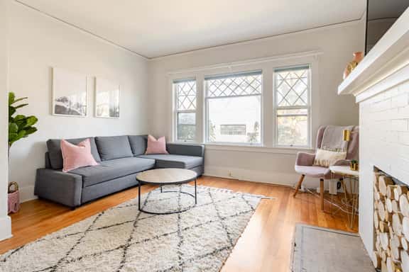 SE 26th 2 (911) - Image 1