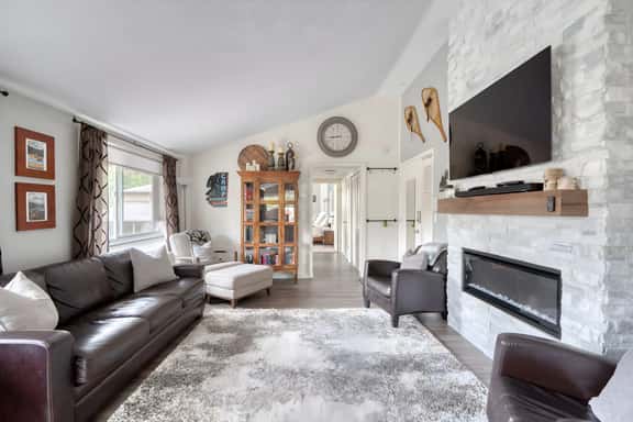 E Fairway (68670) - Image 1