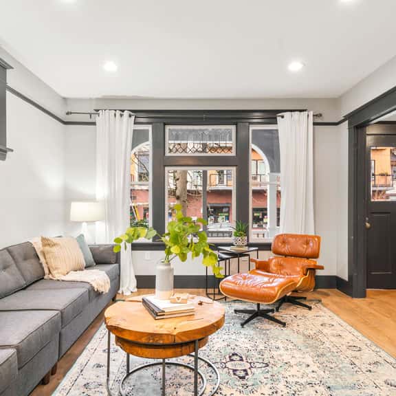 SE Belmont (3820) Small - Image 1