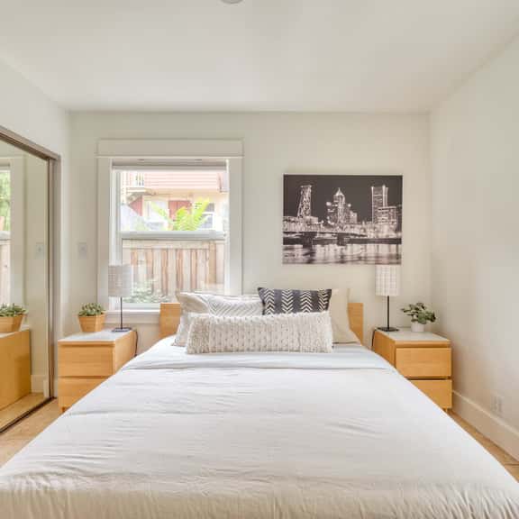 SE Belmont 2 (915) - Image 1