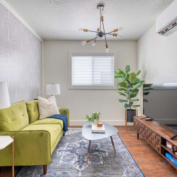 SE Milwaukie 9 (4335) - Image 1
