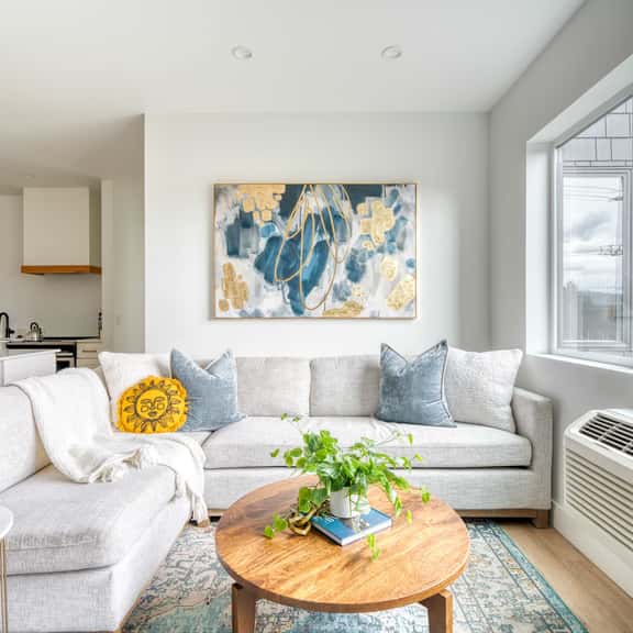 N Vancouver 302 (4980) (Small) - Image 1