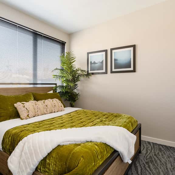 SE 19th [Asylum] 304 (1428) - Image 1