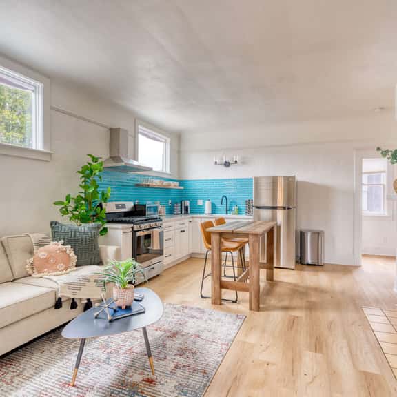NE 19th (1705) - Image 1