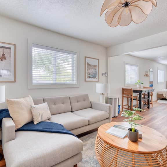 SE Milwaukie 8 (4335) - Image 1