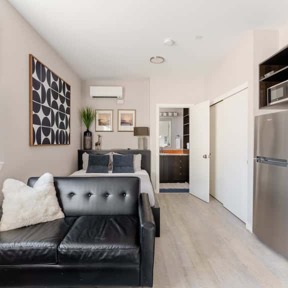 SE 19th [Asylum] 202 (1428) - Image 1