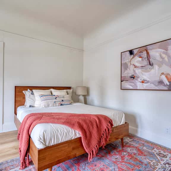NE 19th (1707) - Image 1