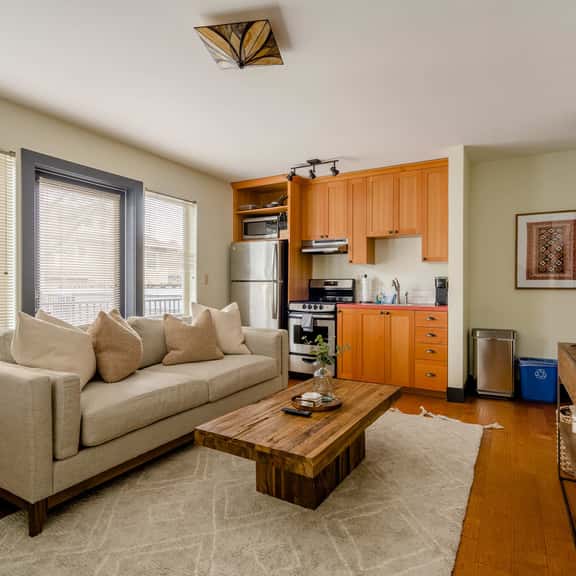SE 25th [Towers] (1420) - Image 1