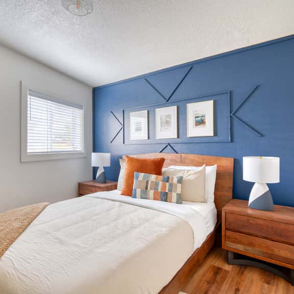 SE Milwaukie 5 (4335) - Image 1