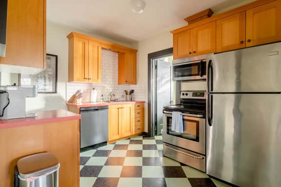 SE 25th [Towers] 3 (1426) - Image 4
