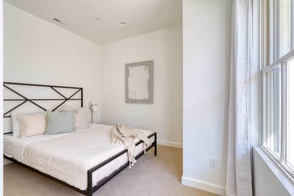 NE 56th (516) Small - Image 4