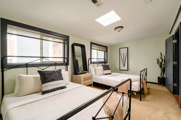 SE 25th [Towers] 4 Small (1426)