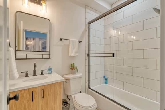 NE 56th (516) - Image 5