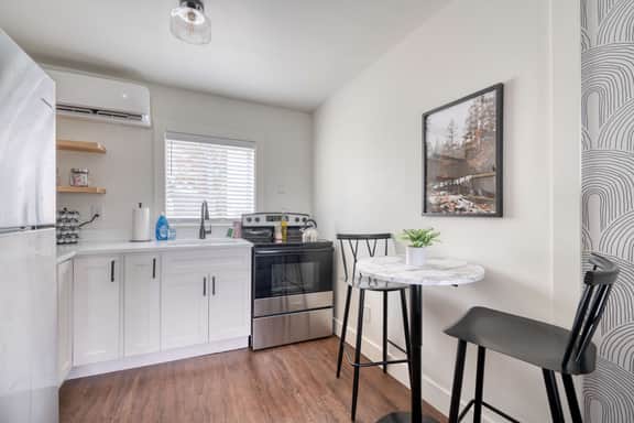 SE Milwaukie 6 (4335) - Image 2