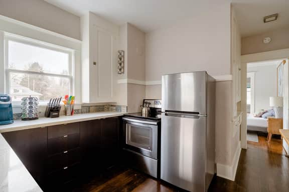 SE 26th 3 (911) - Image 3
