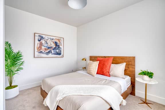 N Vancouver 302 (4980) (Small) - Image 4