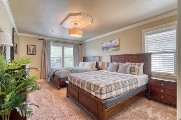 NE Garfield (4622) - Image 4