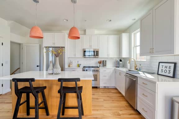 NE 56th (520) - Image 2