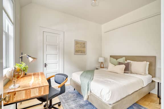 NE 19th (1705) - Image 3
