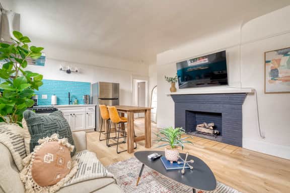 NE 19th (1705)