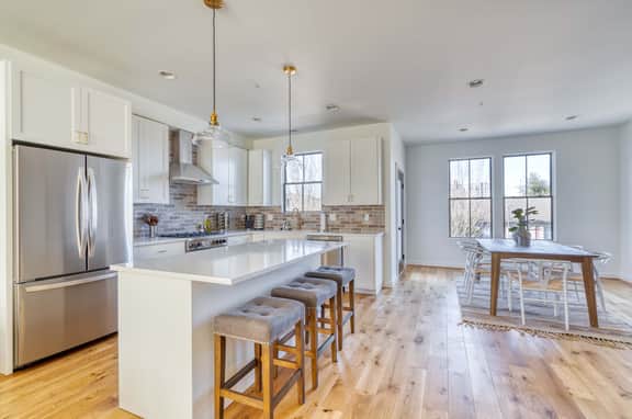 NE 56th (512) - Image 2