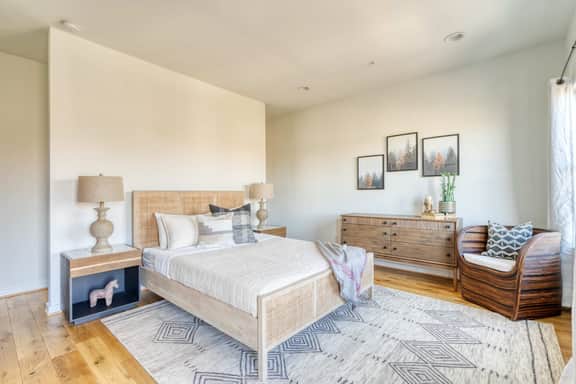 NE 56th (512) - Image 3