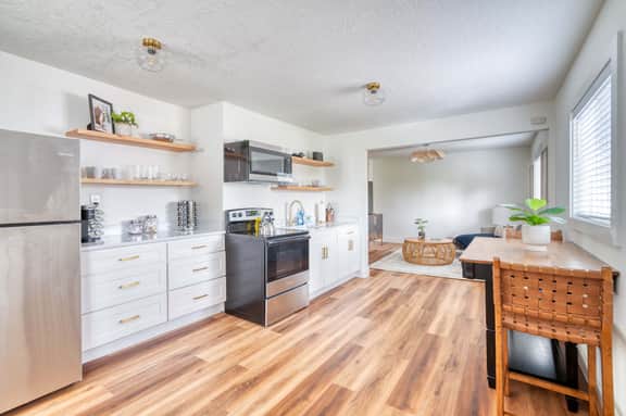 SE Milwaukie 8 (4335) - Image 3