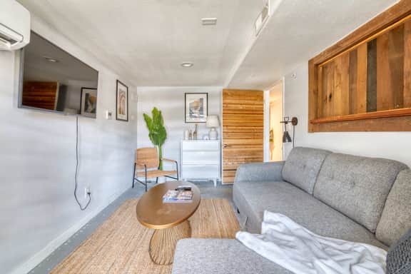 NW Northrup 2 (1616) Small