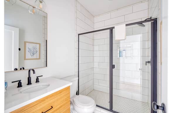NE 56th (520) Small - Image 5