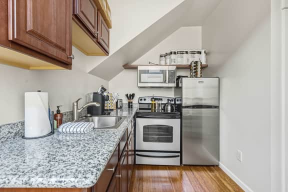 NW 19th [NORM] 8 (1415) - Image 4